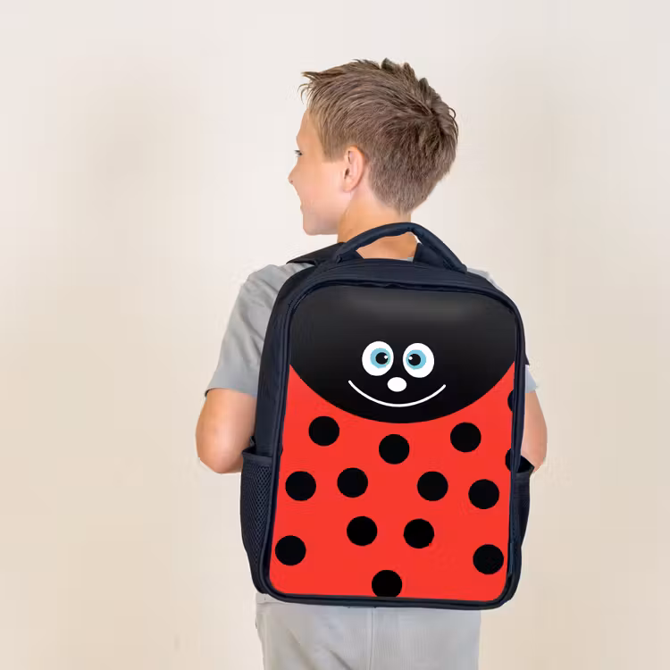 Dierenportret - Lieveheersbeestje - rood Rugzak - Zwart middel -sfeer2