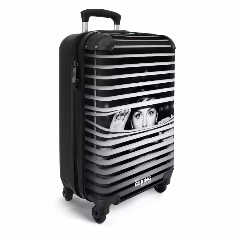 Koffer - Frau – Jalousien – Porträt – Schwarz-Weiß - Vrouw - Jaloezieën - Portret - Zwart-wit NBS - Handbagage koffer - Volwassenen Unisex middel