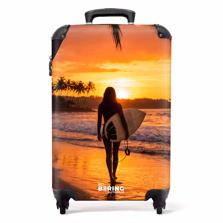 Koffer - Frau – Surfbrett – Strand – Sonnenuntergang – Orange - Vrouw - Surfplank - Strand - Zonsondergang - Oranje NBS - Handbagage koffer - Volwassenen Unisex middel