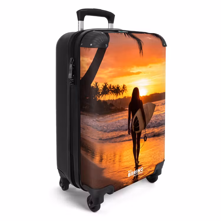 Koffer - Frau – Surfbrett – Strand – Sonnenuntergang – Orange - Vrouw - Surfplank - Strand - Zonsondergang - Oranje NBS - Handbagage koffer - Volwassenen Unisex middel