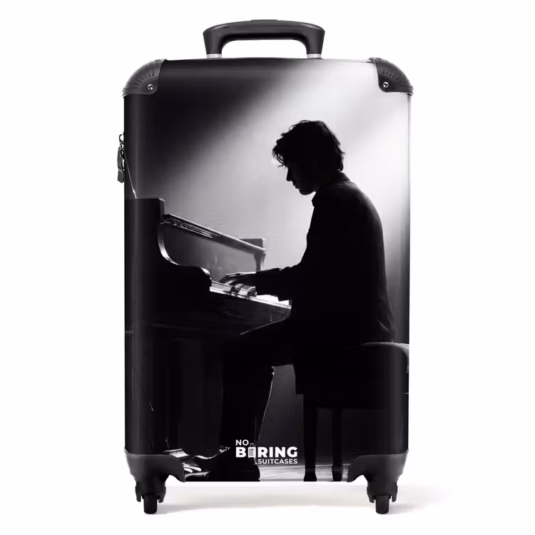 Koffer - Person – Klavier – Musik – Schwarz-Weiß – Bühne - Persoon - Piano - Muziek - Zwart-wit - Podium NBS - Handbagage koffer - Volwassenen Unisex middel