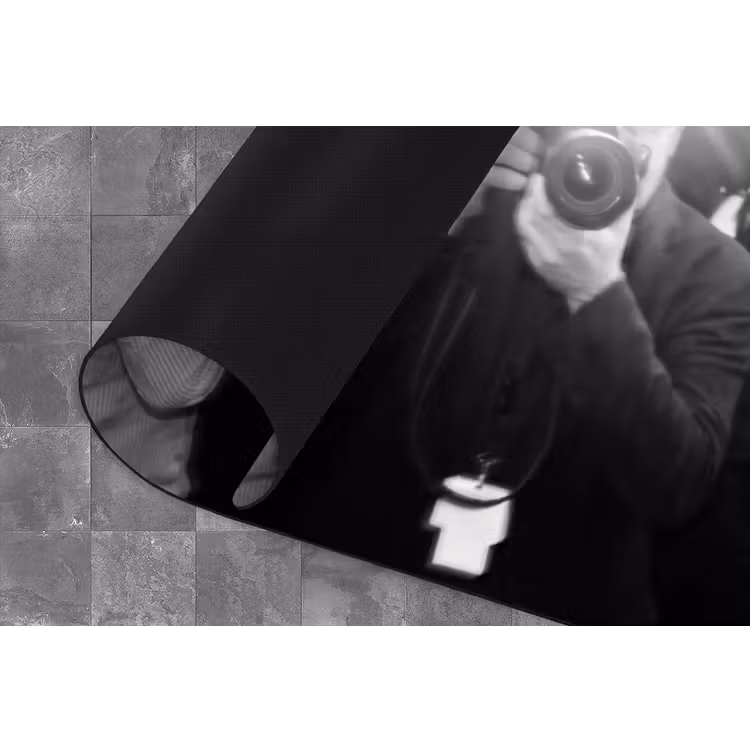 Mensen - Camera - Flitslicht - Zwart-wit - Media Keukenloper - keukenmat middel -closeup
