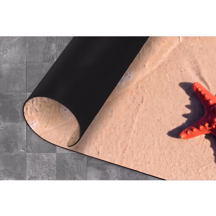 Dieren - Strand - Zee - Natuur - Rood Keukenloper - keukenmat middel -closeup
