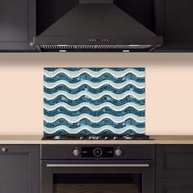 Blauw - Wit - Mozaïek - Golvend keuken achterwand spatscherm klein 900 -sfeer1