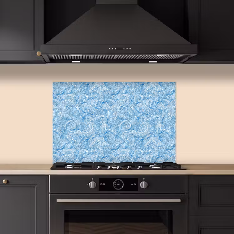 Blauw - Wit - Spiraal - Golven - Lijnen keuken achterwand spatscherm klein 900 -sfeer1