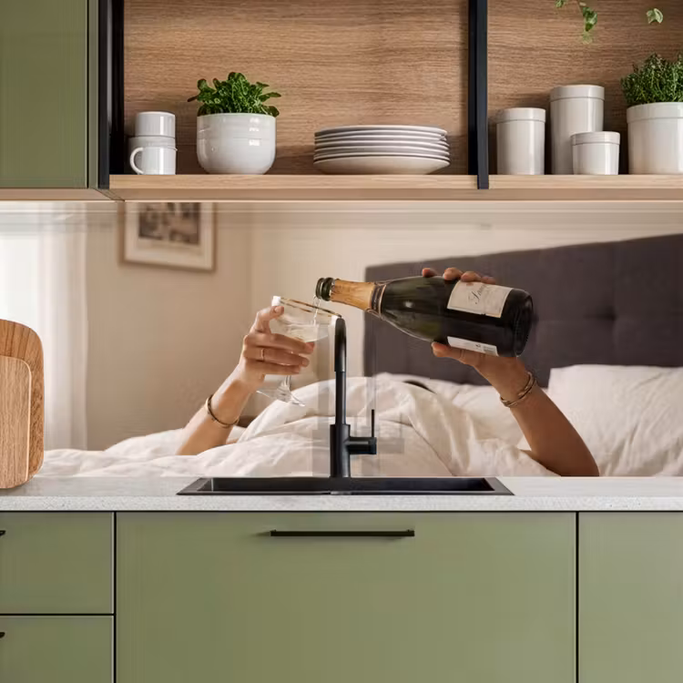 Champagne - Bed - Bubbels keuken achterwand 2 middel -sfeer3