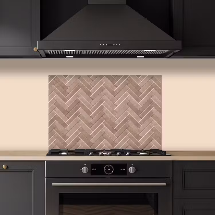 Visgraat - Wandtegel - Oudroze - Terracotta keuken achterwand spatscherm klein 900 -sfeer1