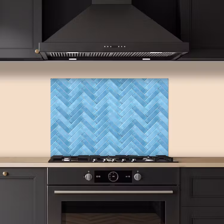 Visgraat - Wandtegel - Lichtblauw keuken achterwand spatscherm klein 900 -sfeer1