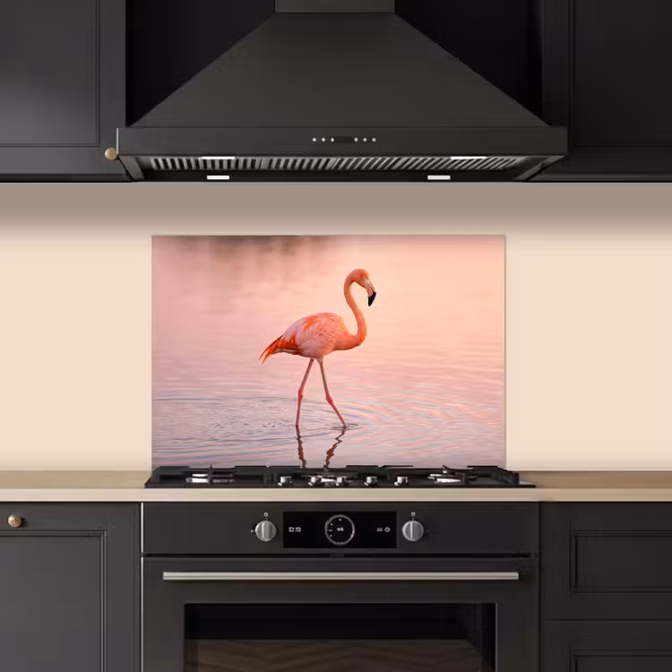 Flamingo - Water - Roze keuken achterwand spatscherm klein -sfeer1