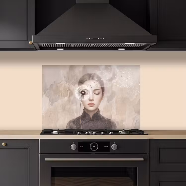 Vrouw - Sereen - Grijs keuken achterwand spatscherm klein -sfeer1