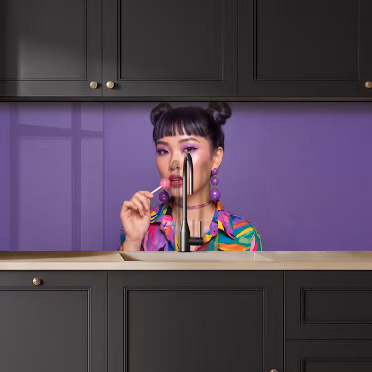 Vrouw - Portret - Make-up - Paars - Levendig keuken achterwand 2 middel -sfeer1
