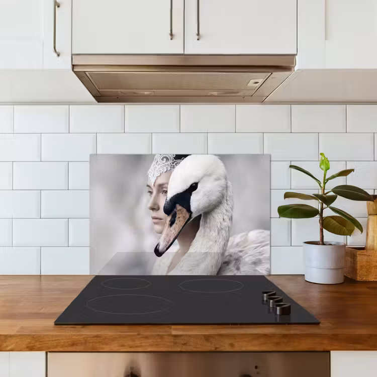 Vrouw - Zwaan - Wit keuken achterwand spatscherm klein -sfeer2