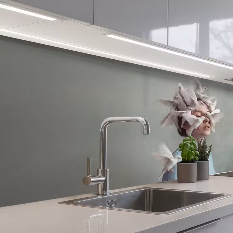 Vrouw - Vogels - Abstract - Modern - Wit keuken achterwand 2 middel -3d_schuin