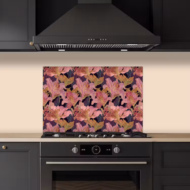 Lelies - Patroon - Roze - Goud keuken achterwand spatscherm klein 900 -sfeer1