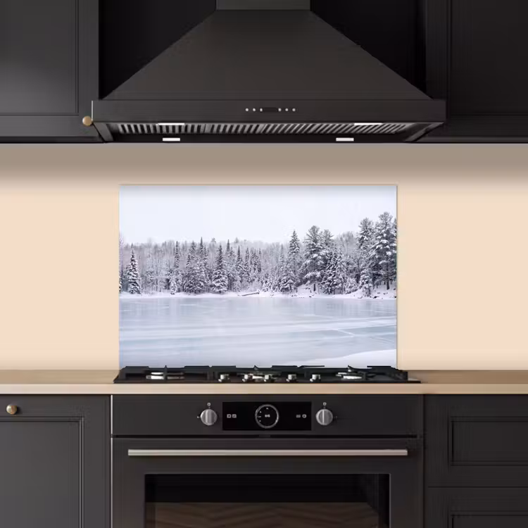 Meer - Dennen - IJs - Winter - Rustgevend keuken achterwand spatscherm klein -sfeer1