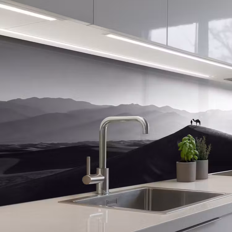 Mens - Kameel - Zandduin - Natuur - Monochroom keuken achterwand 2 middel -3d_schuin