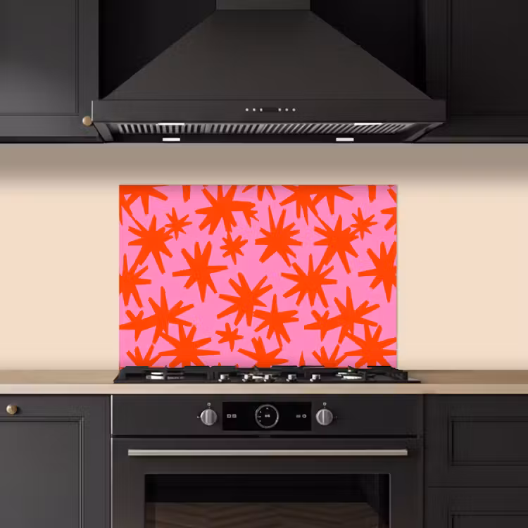 Modern - Sterren - Roze keuken achterwand spatscherm klein 900 -sfeer1
