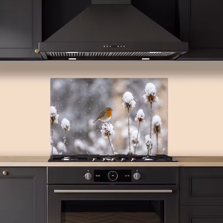 Roodborstje - Gedroogde bloem - Sneeuw - Winter - Vertederend keuken achterwand spatscherm klein -sfeer1