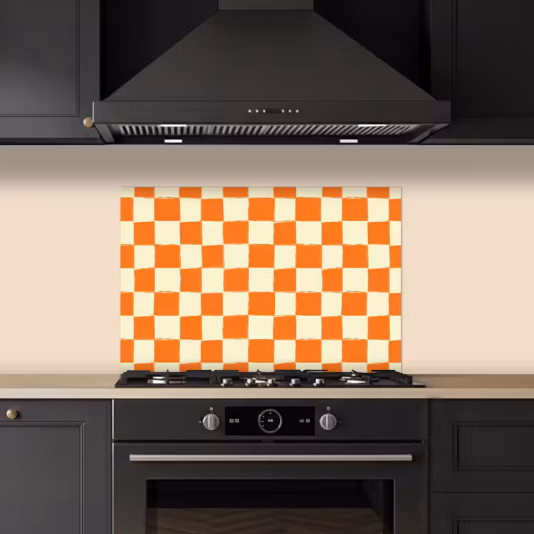 Schaak - Patroon - Oranje keuken achterwand spatscherm klein 900 -sfeer1