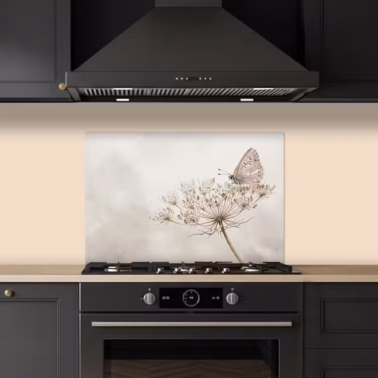 Vlinder - Bloem -Natuur - Beige keuken achterwand spatscherm klein -sfeer1