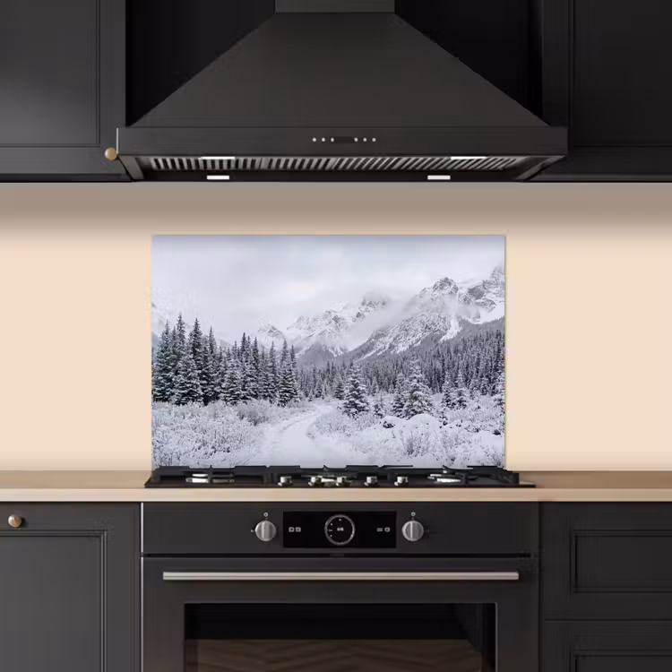Weg - Bergen - Sneeuw - Naaldbos - Avontuurlijk keuken achterwand spatscherm klein -sfeer1