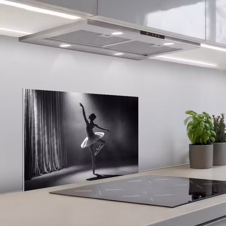 Danser - Podium - Zwart-wit - Kunst - Klassiek keuken achterwand spatscherm klein -3d_schuin