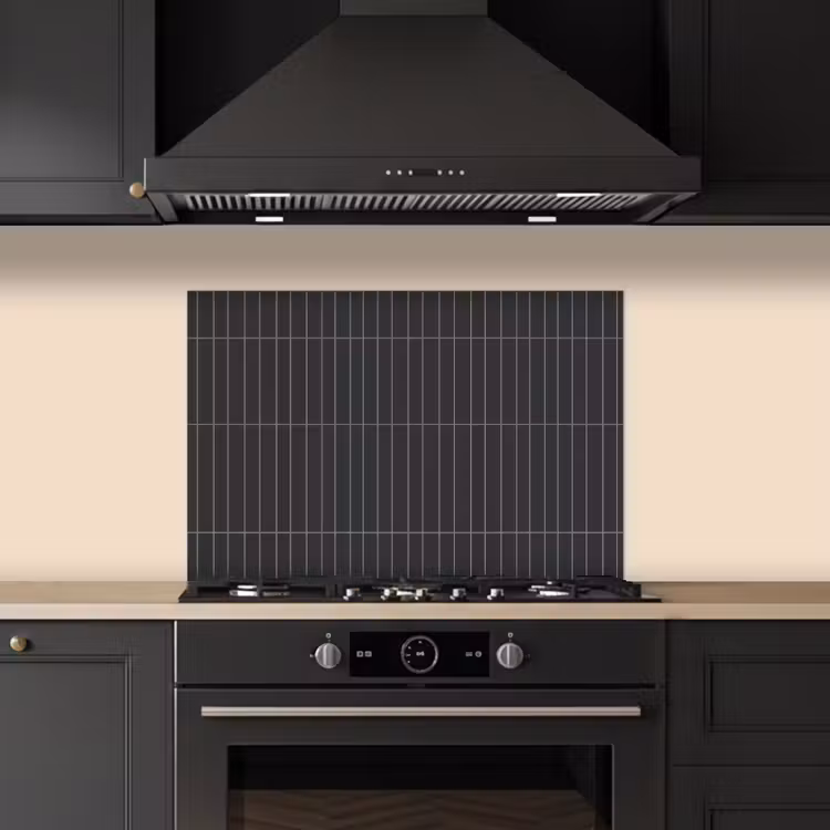 Verticaal - Wandtegel - Donkergrijs keuken achterwand spatscherm klein 900 -sfeer1