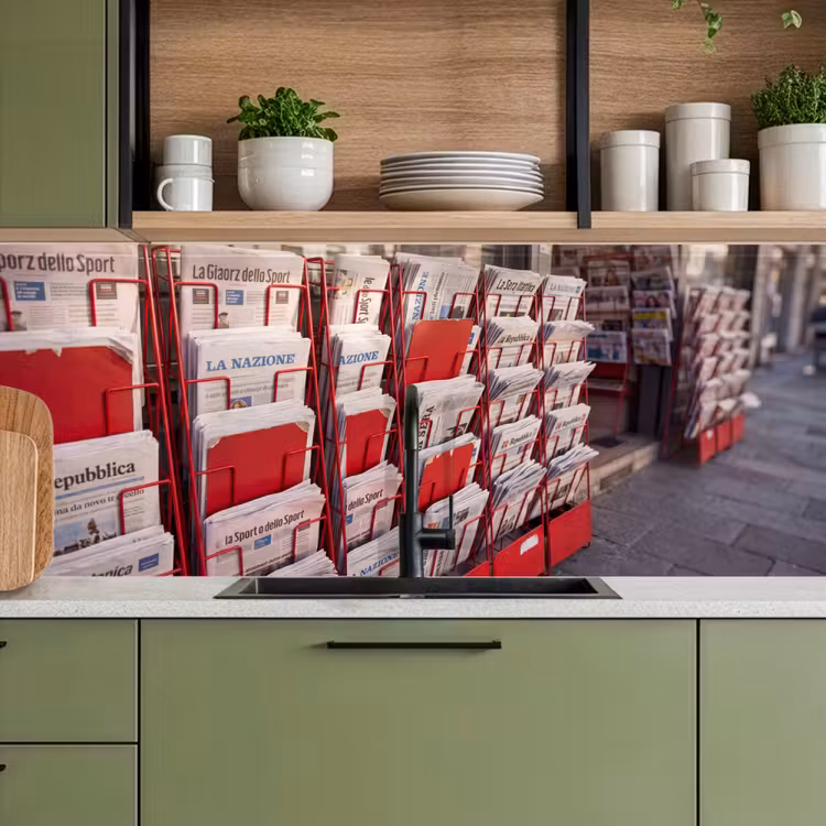 Kranten - Rek - Stedelijk - Dagelijks leven - Rood keuken achterwand 2 middel -sfeer3