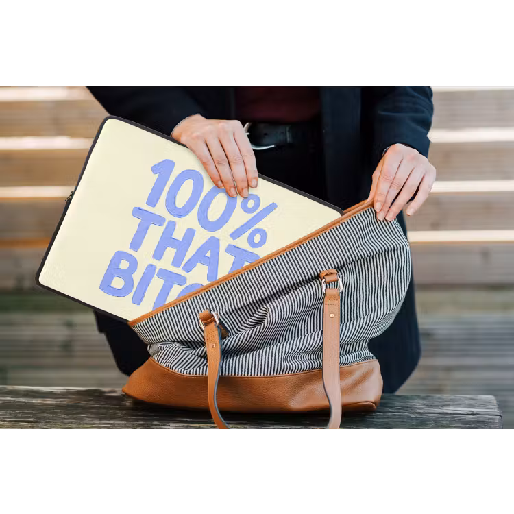 100% that bitch - Blauw - Wit laptophoes neopreen klein -tas
