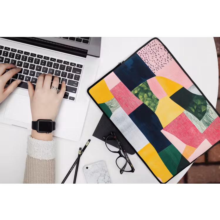 Abstract - Roze - Lappen - Vormen - Geel laptophoes neopreen klein -bureau