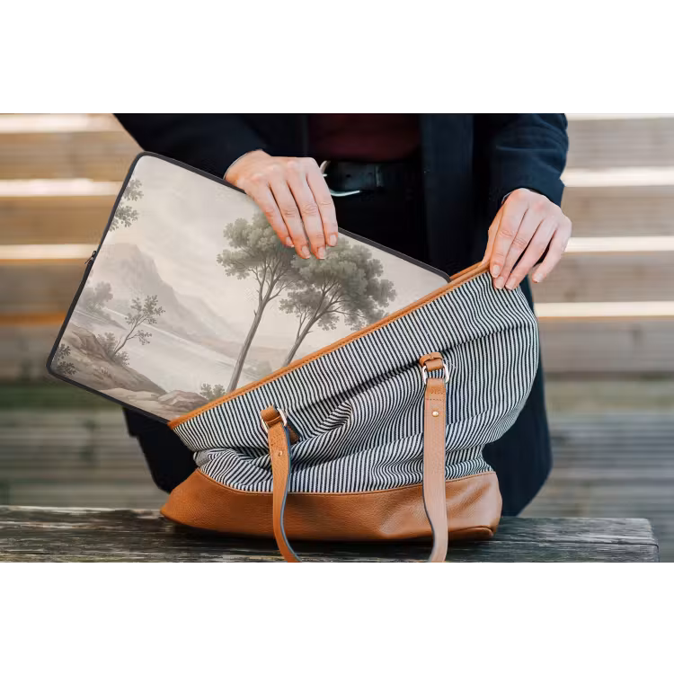 Bomen - Meer - Bergen - Illustratie laptophoes neopreen klein -tas