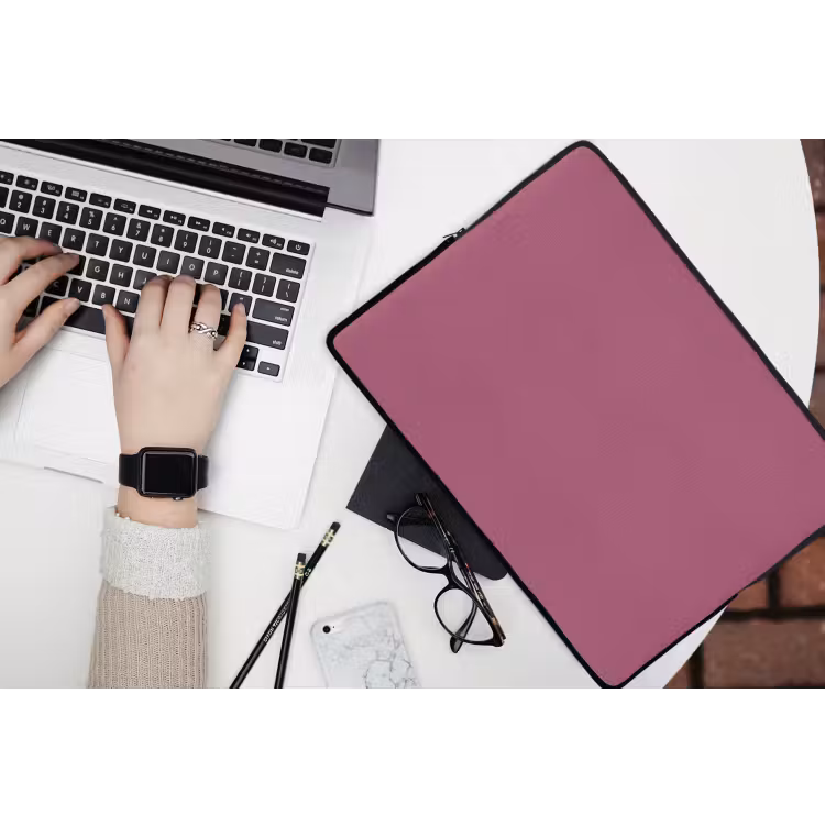 Berry - Roze -Pink laptophoes neopreen klein 279 -bureau