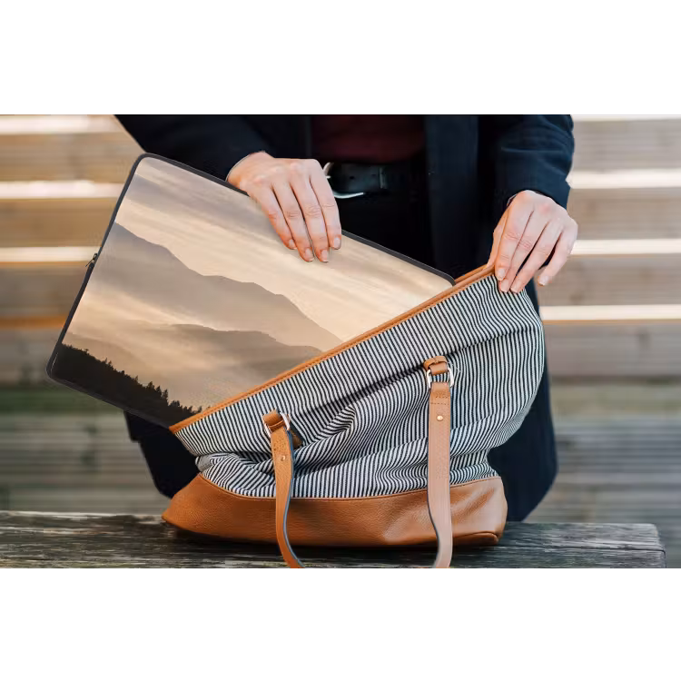 Bergen - Mist - Zonnestralen laptophoes neopreen klein -tas