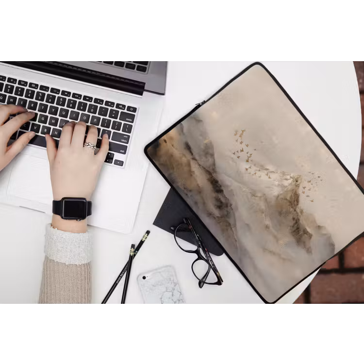 Berglandschap - Mist - Penseelstreken laptophoes neopreen klein -bureau