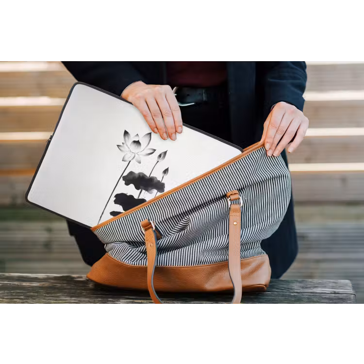 Bladeren - Zwart - Lotusbloem - Minimalitisch laptophoes neopreen klein -tas