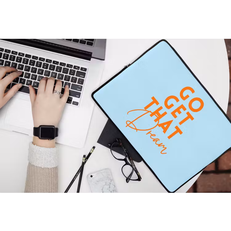 Blauw - Oranje - Tekst laptophoes neopreen klein -bureau