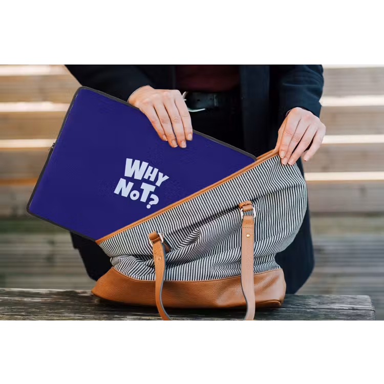 Blauw - Why not - Minimalistisch laptophoes neopreen klein -tas