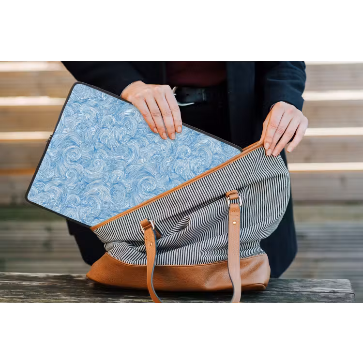 Blauw - Wit - Spiraal - Golven - Lijnen laptophoes neopreen klein 279 -tas