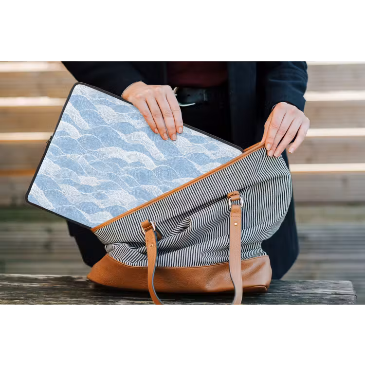 Blauw - Wit - Golven - Getekend laptophoes neopreen klein 279 -tas