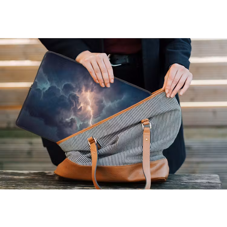Bliksem - Storm - Natuur - Donker laptophoes neopreen klein -tas