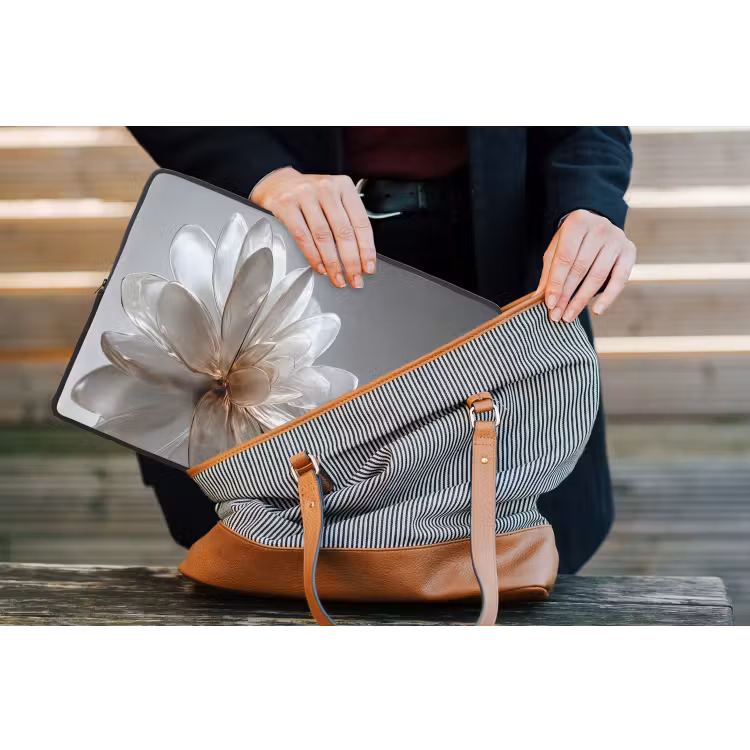 Bloem - Wit - Neutraal laptophoes neopreen klein -tas