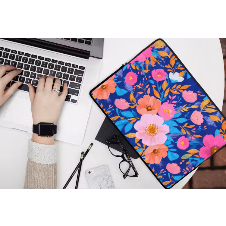 Bloemen - Blauw - Roze laptophoes neopreen klein -bureau