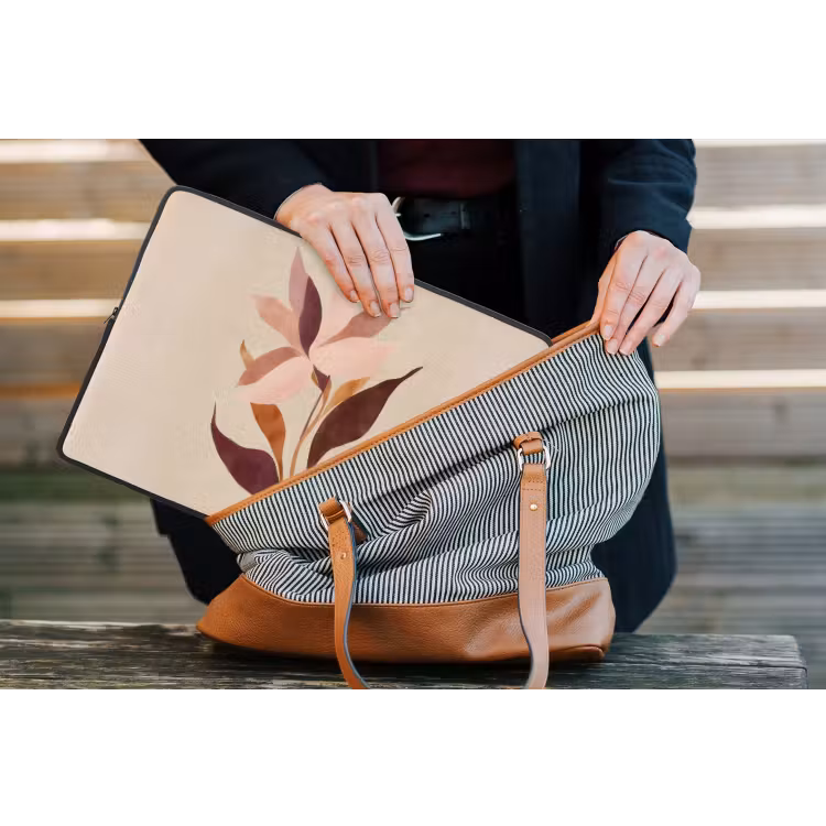 Bloemen - Blaadjes - Minimalistisch - Roze laptophoes neopreen klein -tas