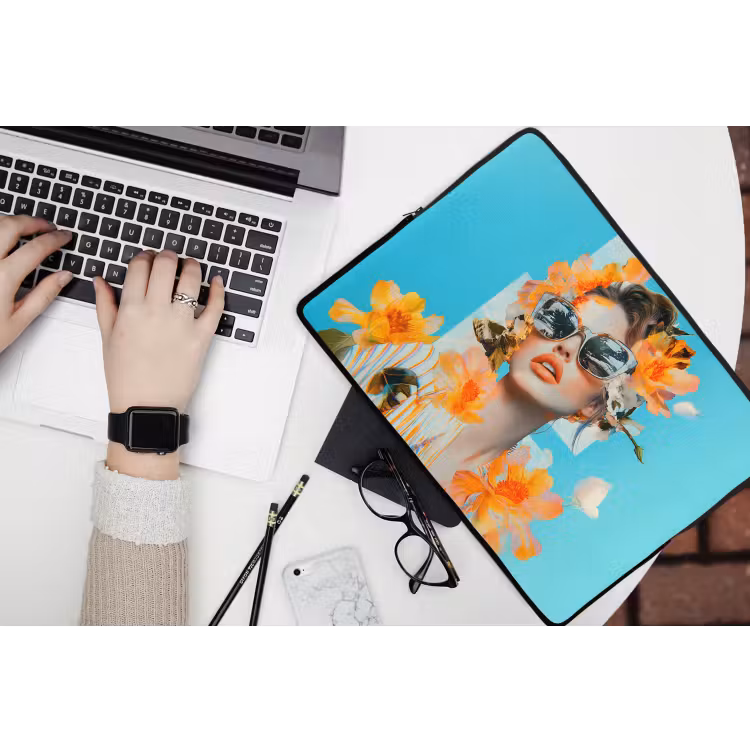 Bloemen - Vrouw - Zonnebril - Blauw laptophoes neopreen klein -bureau