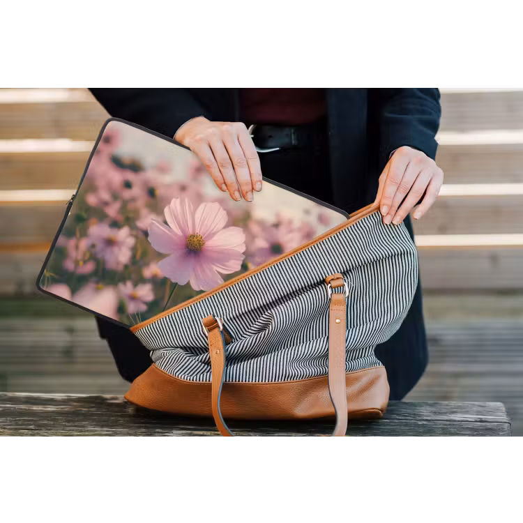 Bloemen - Paars - Wazig laptophoes neopreen klein -tas