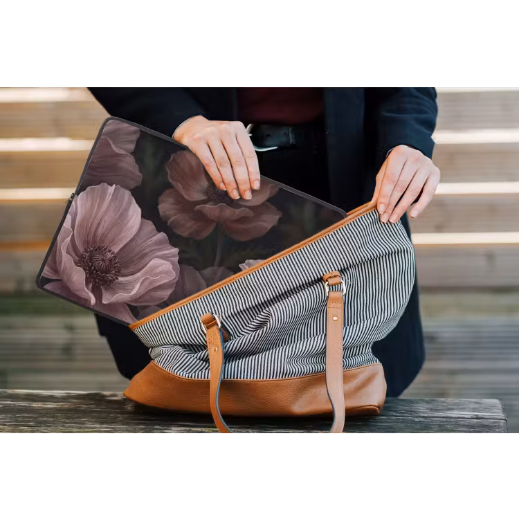 Bloemen - Natuur - Roze - Donker - Modern laptophoes neopreen klein -tas