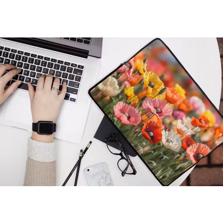 Bloemenveld - Klaprozen - Kleurrijk laptophoes neopreen klein -bureau