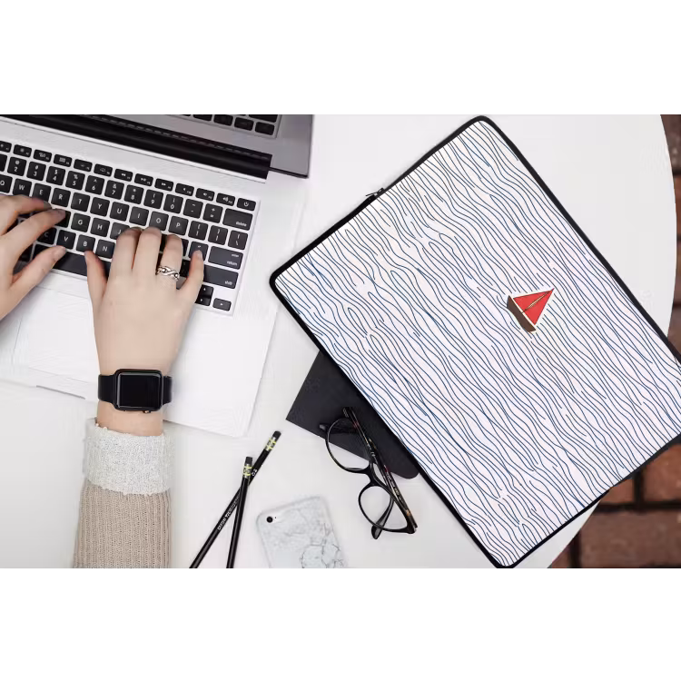 Boot - Water - Rood - Illustratie - Minimalistisch laptophoes neopreen klein -bureau