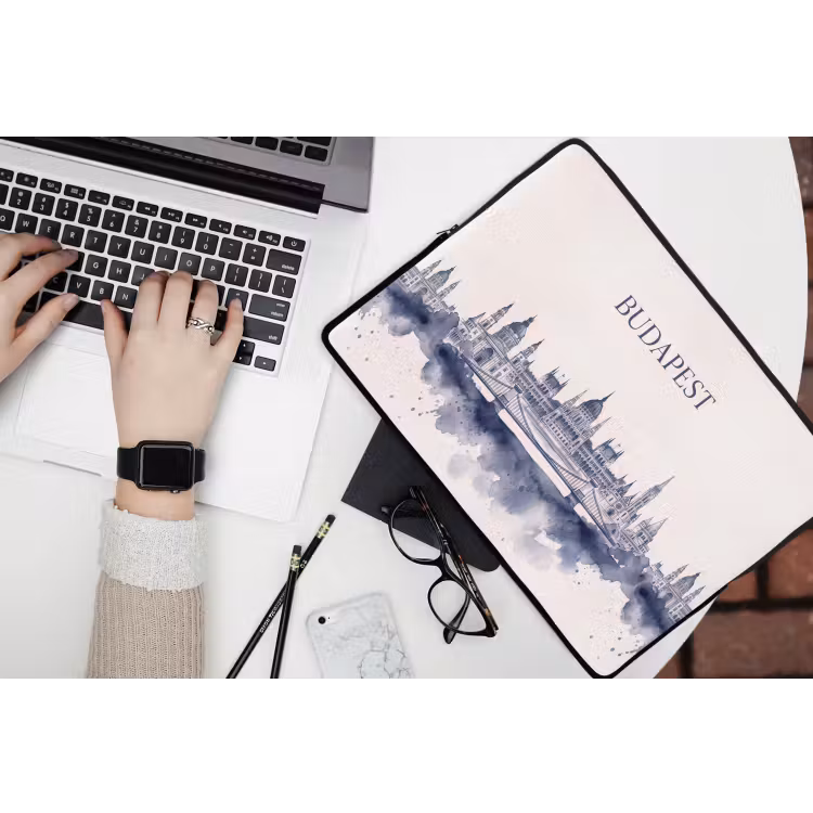 Boedapest - Skyline - Architectuur - Aquarel - Blauw laptophoes neopreen klein -bureau