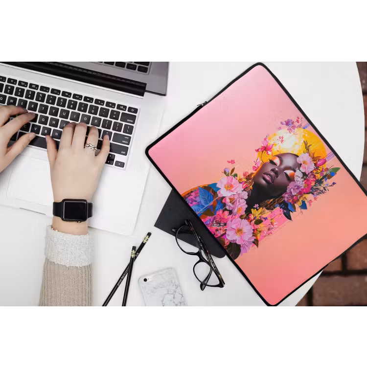 Kleurrijk - Bloemen - Vrouw - Zon laptophoes neopreen klein -bureau